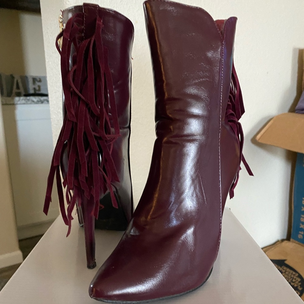 DbDk Maroon Fringe boots size 6.5